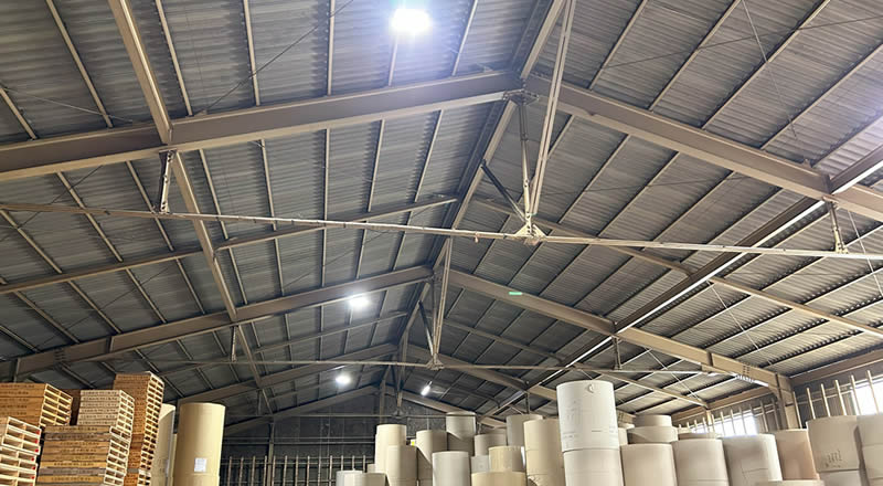 愛知県春日井市の倉庫にて400W水銀灯をLED器具へ交換