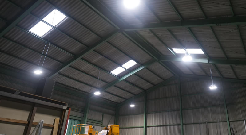 名古屋市守山区の工場にて300W水銀灯をLED器具へ交換